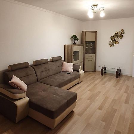 Rebecca Sweet Apartment Oradea Exteriör bild